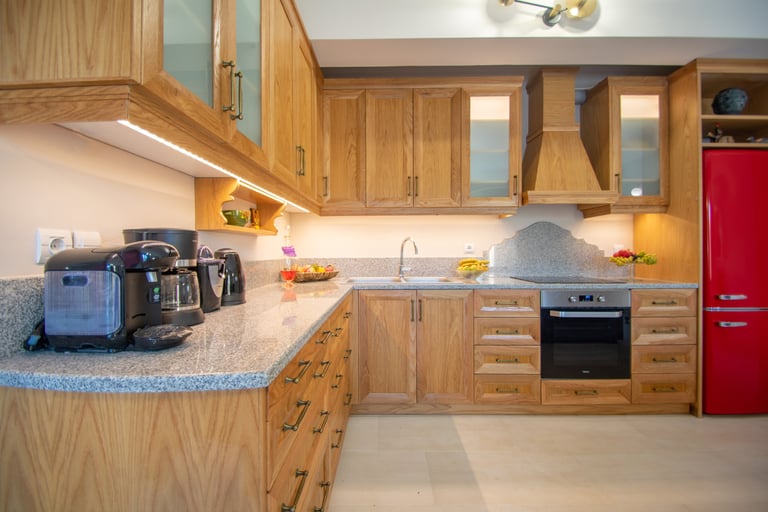 fully-equipped kitchen 