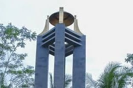 Patung Caping Kuningan
