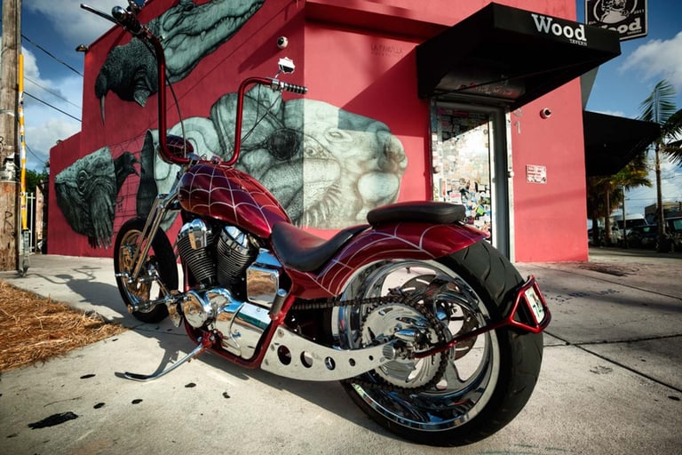 Moto chopper dans le quartier Wynwood à Miami, Floride, USA
