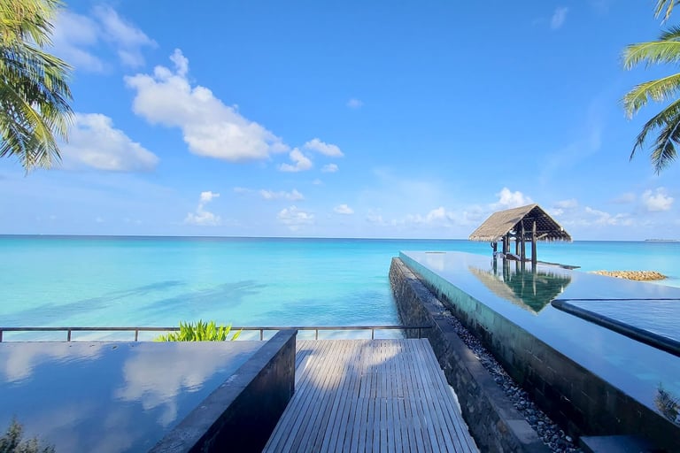 One & Only Reethi Rah Maldives main pool