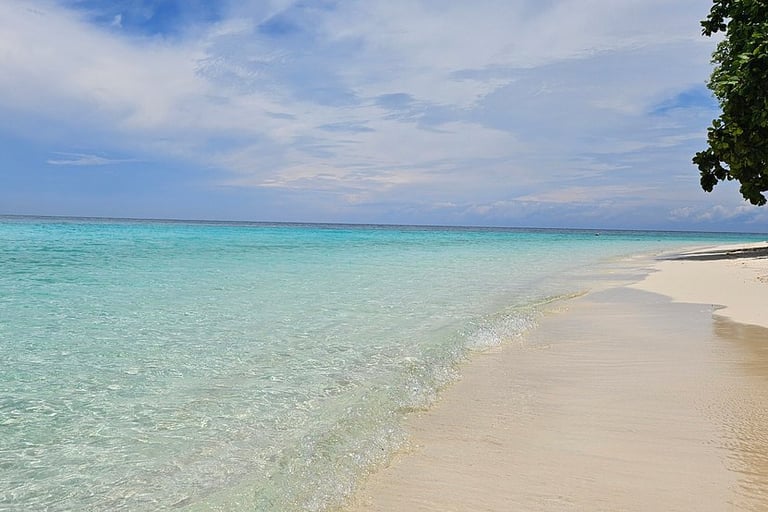 Beautiful beach on Lankayan Island