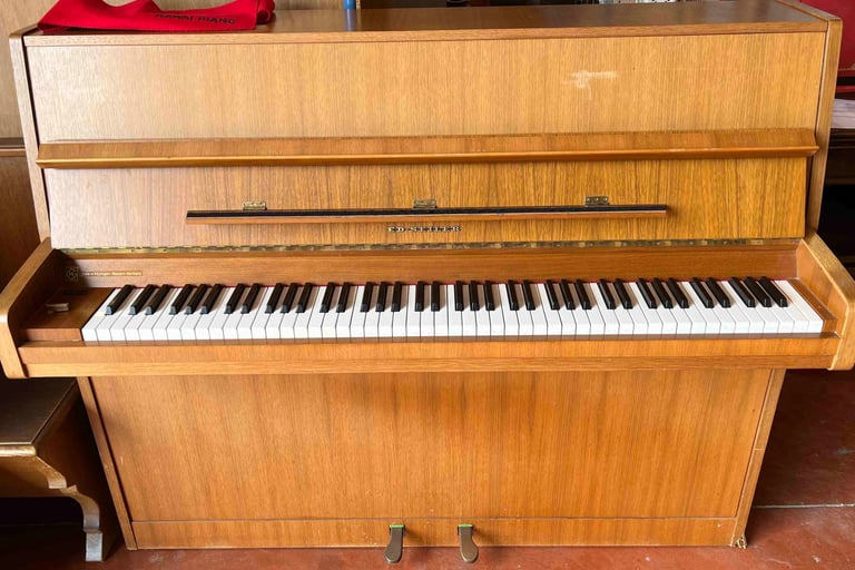 Piano droit Seiler avant rénovation