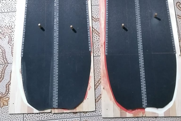 soletta splitboard artigianale con spine di riferimento pronta per lo stampo