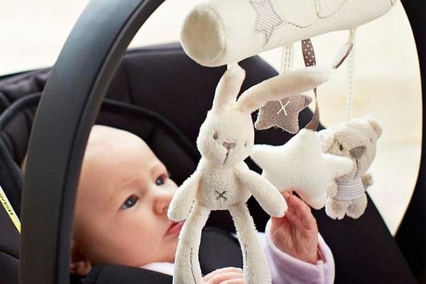 Strollers and cribs at "Infantil tesoros de Vicente"