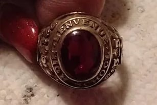 Class ring Benvenue high school rocky mount nc