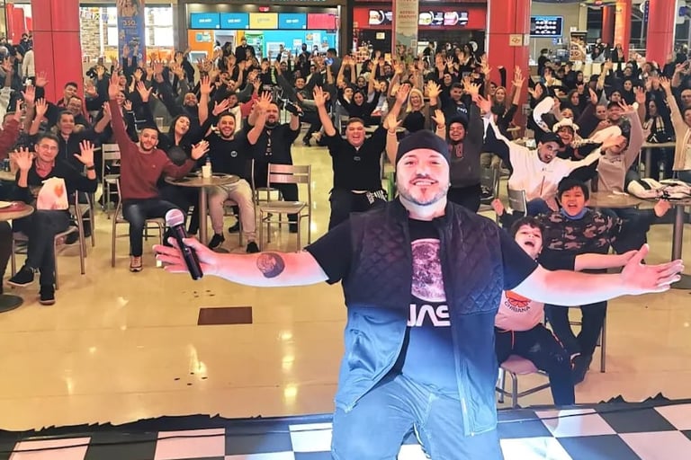 STAND UP COM RODRIGO CÁCERES - SHOPPING METRÔ BOULEVARD TATUAPÉ