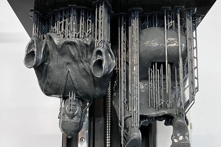 proceso de impresión 3D de resina para figuras de belen artesanales impresas en 3D