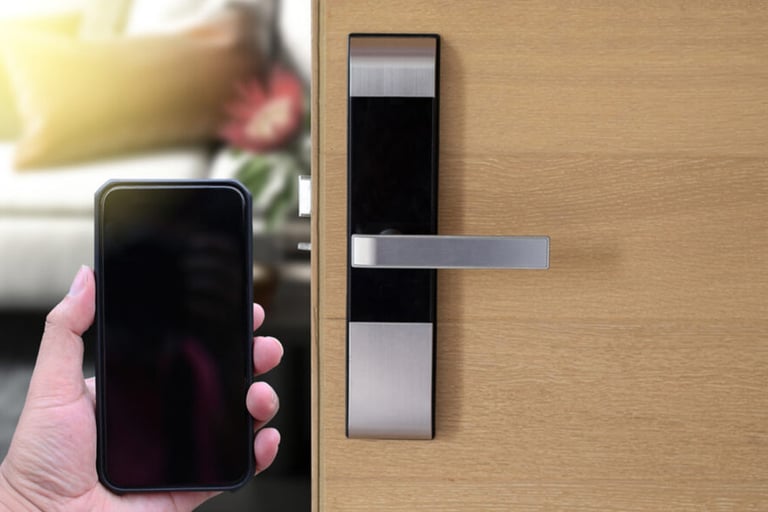 قفل باب ذكي معا التركيب القطيف