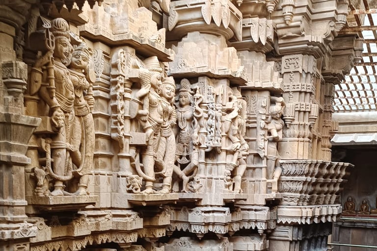 Dettagli sul marmo dentro un tempio hindu