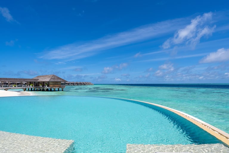 Hurawalhi Maldives main pool