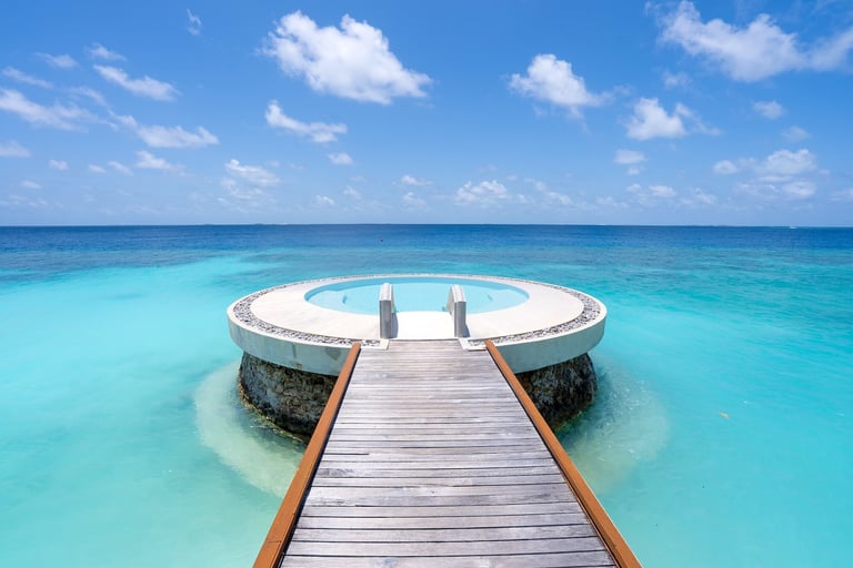 Huvefen Fushi Maldives salt pool