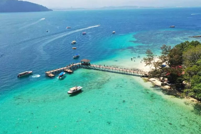 Beautiful waters in Tunku Abdul Rahman Marine Park, Sabah Borneo