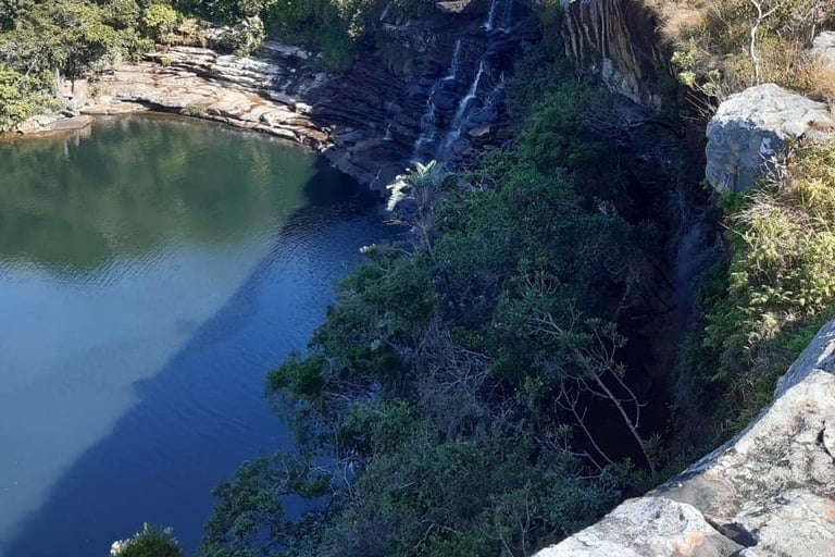 Horse shoe falls from the side