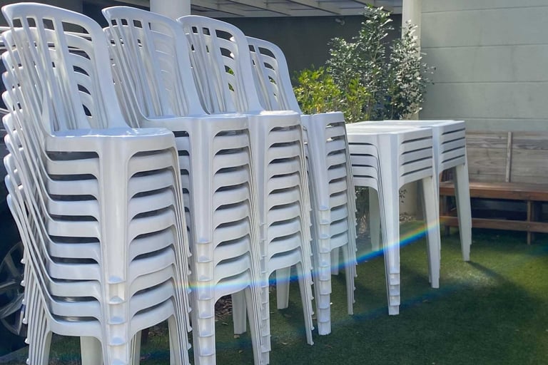 Mesas e cadeiras alugadas limpas para festa corporativa na Zona Norte de SP, emissão de nota fiscal