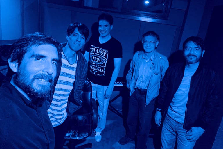 Miguel José Flores, Miguel Ángel Yance, Phelan Kelly, Saúl Cornejo y Toño Valero en MCA Studios