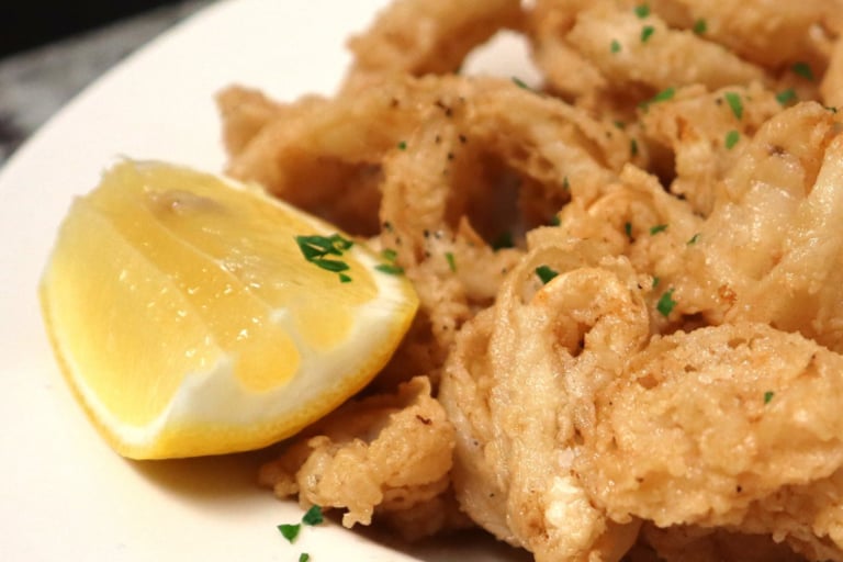 Fried Calamari With Fresh Lemon