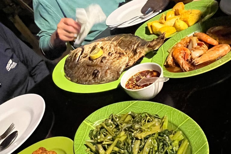 warung comeng seafood in batukaras