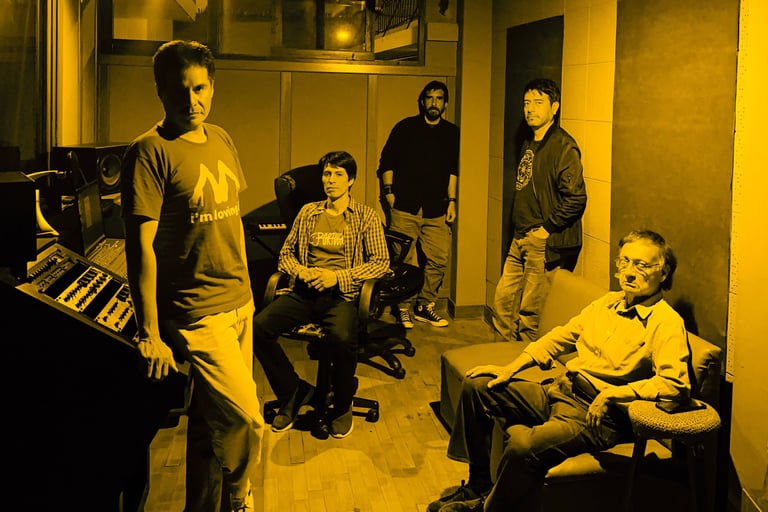 La R4ttio en MCA Studios junto a Saúl Cornejo y Miguel Ángel Yance