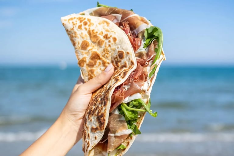 Piadina romagnola, cascioni, piada farcita