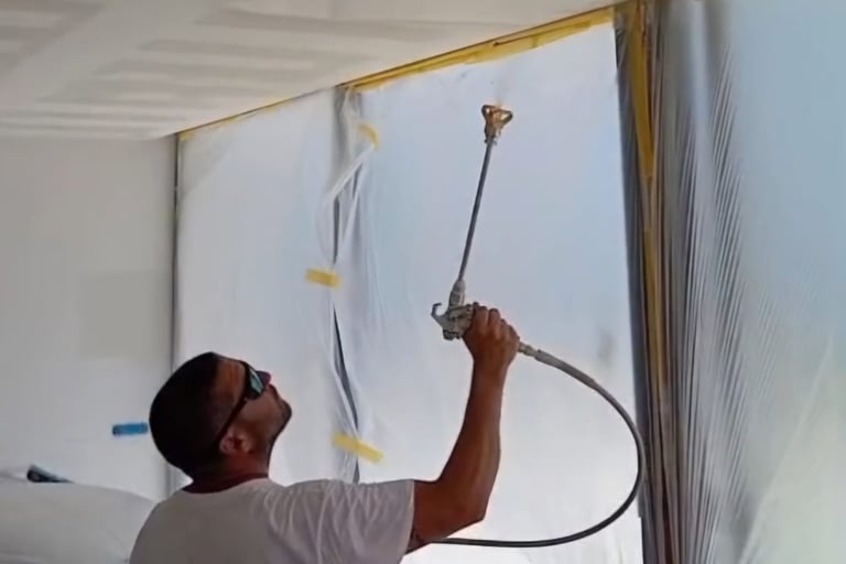 Pintura en Menorca con airless