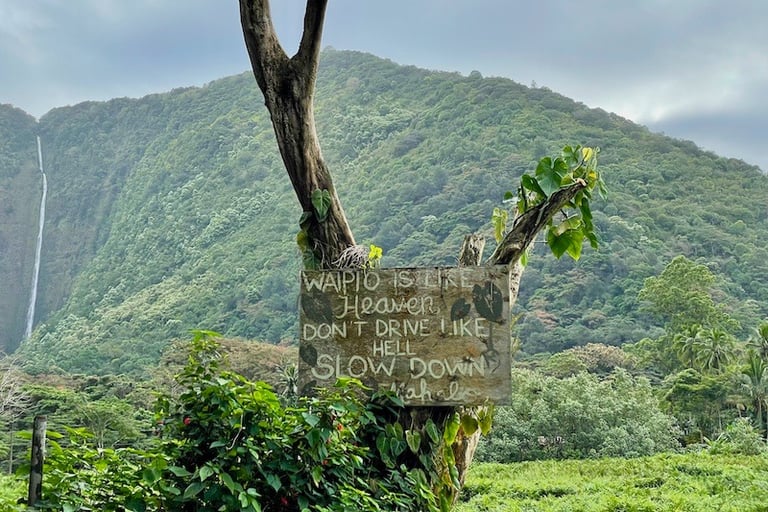 Hiilawe Falls Big island of Hawai'i