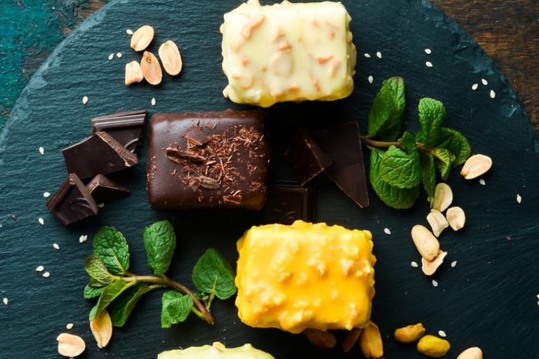 Saiba como colorir o chocolate