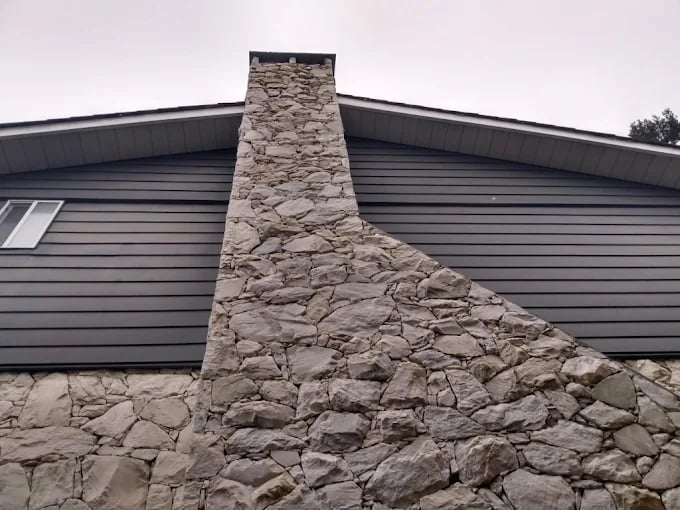 Lime stone new build  facing Montreal 2023/Nouvelle construction en calcaire face à Montréal 2023
