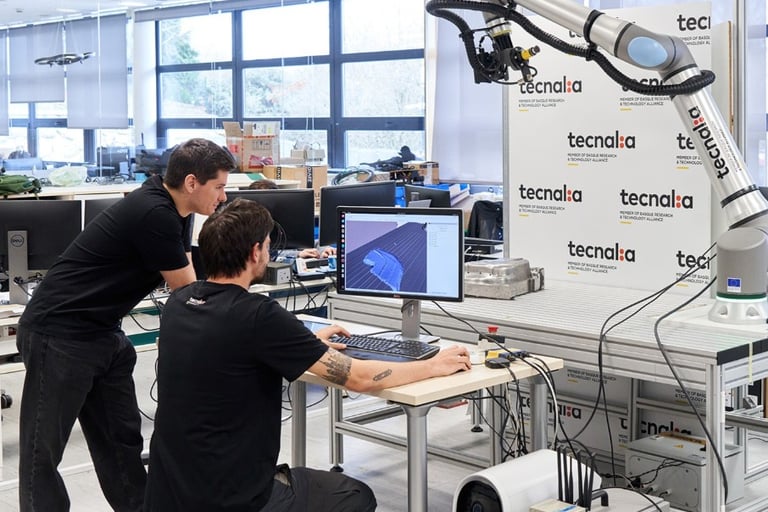 Luis Valdes operating an Scan and Plan robotics and vision application