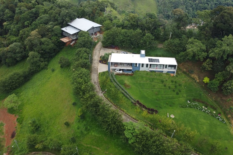 Residência Montanha Telhado Metálico Norte