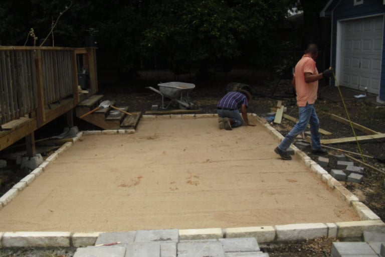Paving installation 