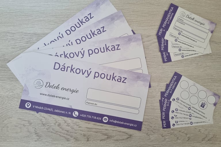 Dárkové poukazy a permanentky na masáže a body terapie studia Dotek energie v Jablonci