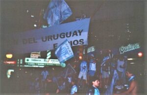 Festejo en el Obelisco, año 2001. Horas antes en la cancha de Vélez.