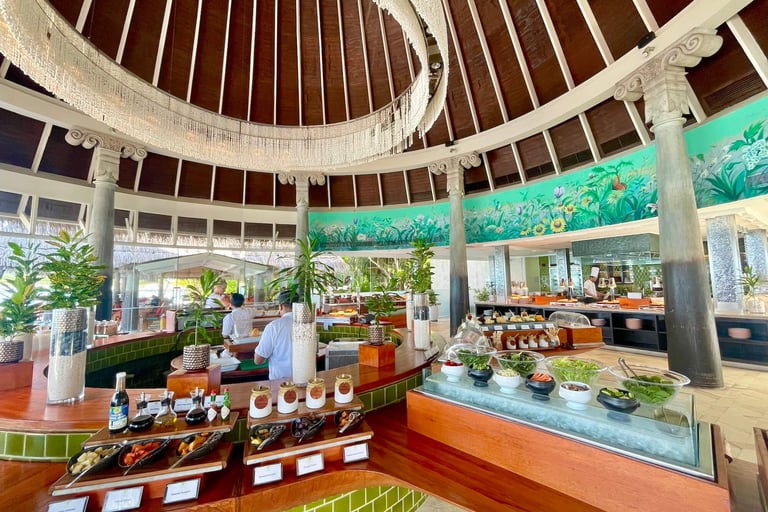 Anantara Kihavah Maldives breakfast