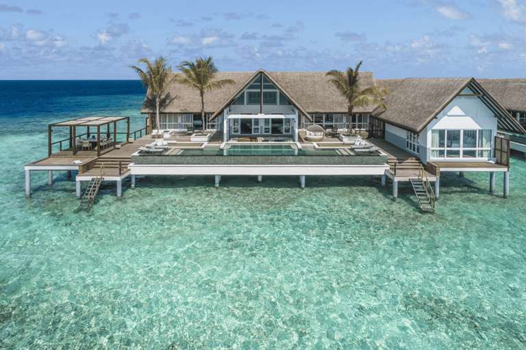 Four Seasons Landaa Giraavaru
