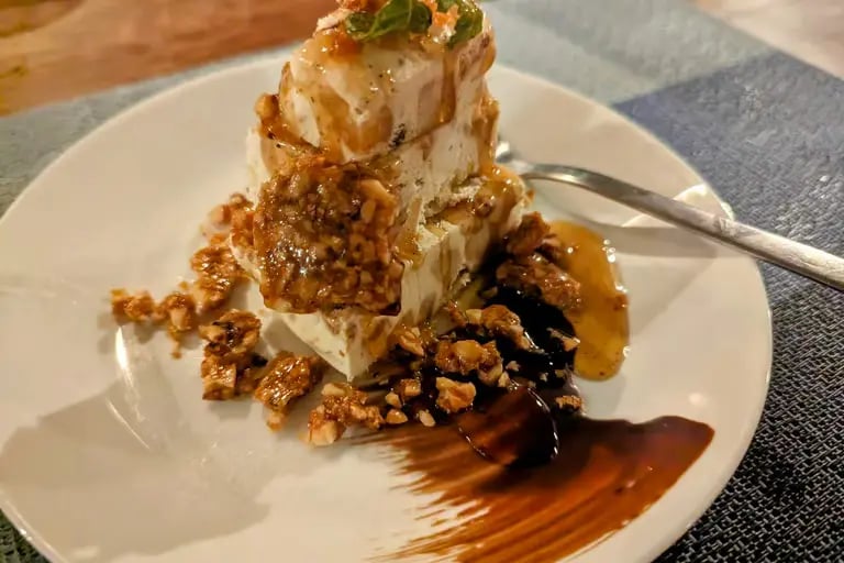 Dessert maison au restaurant de l’hôtel Ocean Lodge à la Baie de Sakalava à Diego-Suarez Madagascar