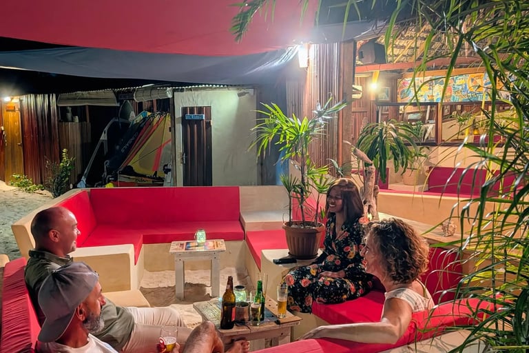 Ocean Lodge, hôtel à la Baie de Sakalava à Madagascar, hébergement face au spot de kitesurf et wingfoil.