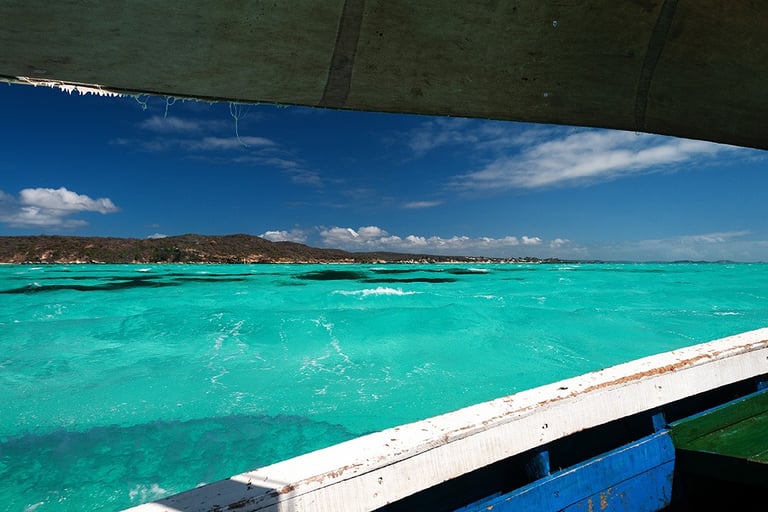 Excursion à la Mer d’Émeraude au départ d’Ocean Lodge – lagon turquoise et plage paradisiaque près de Diego-Suarez, Madagasca