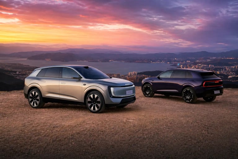 AUDI E7X 2027 SUV elétrico de luxo em duas versões com 671 cv em cenário panorâmico ao pôr do sol
