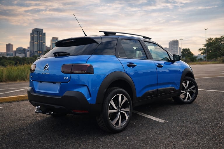 traseira do Citroën C4 Cactus 2019 destacando design de SUV compacto e estilo moderno