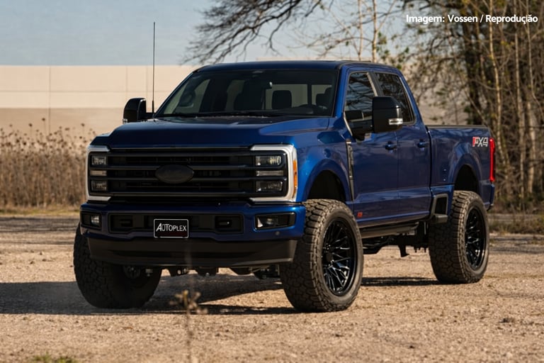 F-250 modificada com lift e rodas grandes em estilo off-road premium