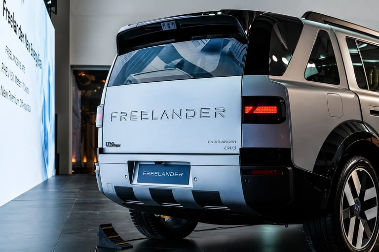 Traseira do Freelander 8 maior que o Defender com design robusto e tecnologia chinesa em destaque