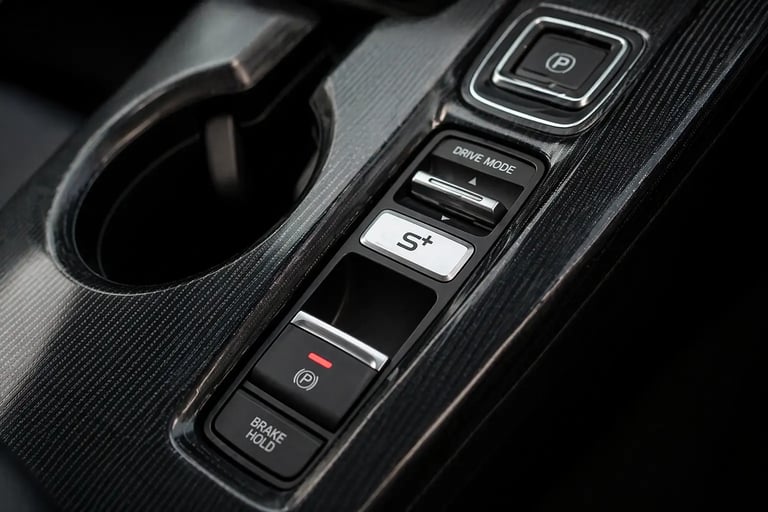 Botão S+ Shift no console do Honda Civic e:HEV RS 2027 simulando câmbio manual fake