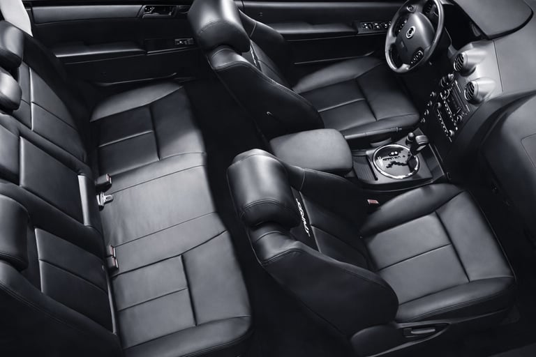 interior da SsangYong Actyon Sports 2012 cabine dupla com bancos de couro