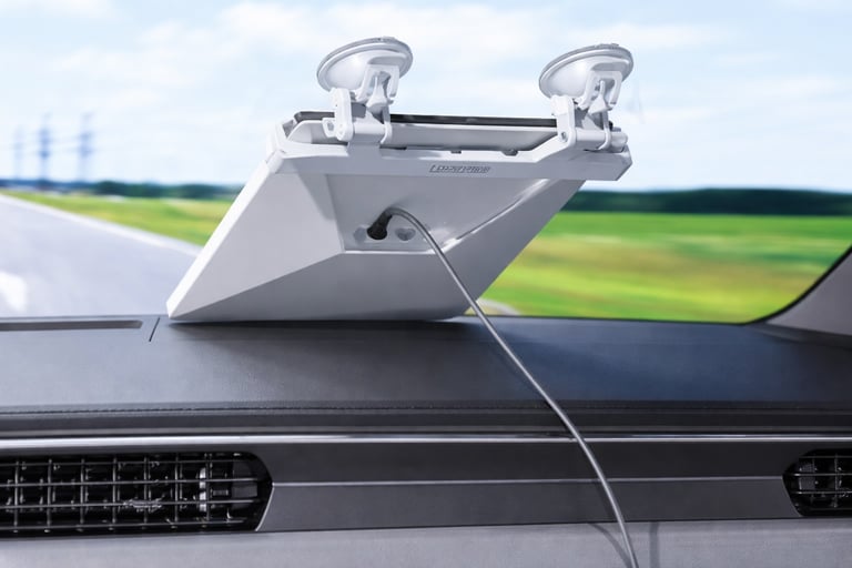 suporte de carro para Starlink Mini fixado no painel com ventosas garantindo estabilidade