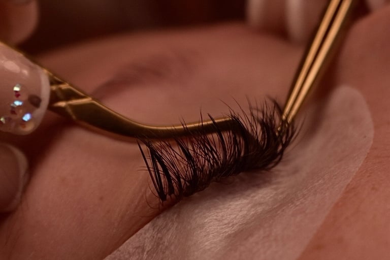 Adding lash extensions on a client