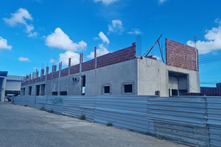 Foto da obra vista exterior, Área comercial, CEASA-PE.