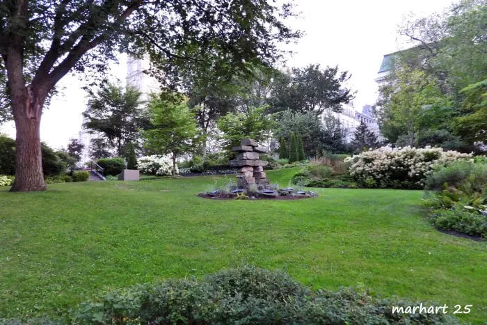 Inuksuk, jardins du Parlement