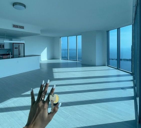 Move-in or move-out professional cleaning service in empty apartment – Cleana Group Boca Raton