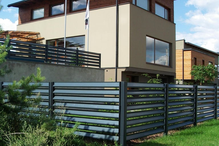 aliuminio tvora ir apsauginė baseino tvorelės iš GA135 aliuminio profilių
