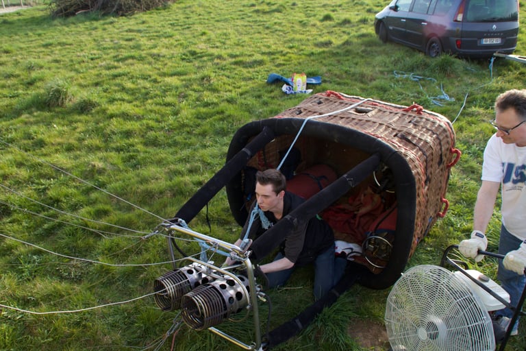 gonflage au sol montgolfière F-PLPL nacelle et ventilateur
